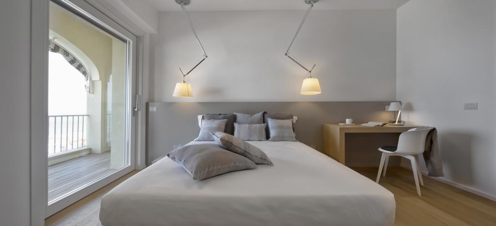 Luxury Suites Collection - Milano 33 Riccione Bagian luar foto
